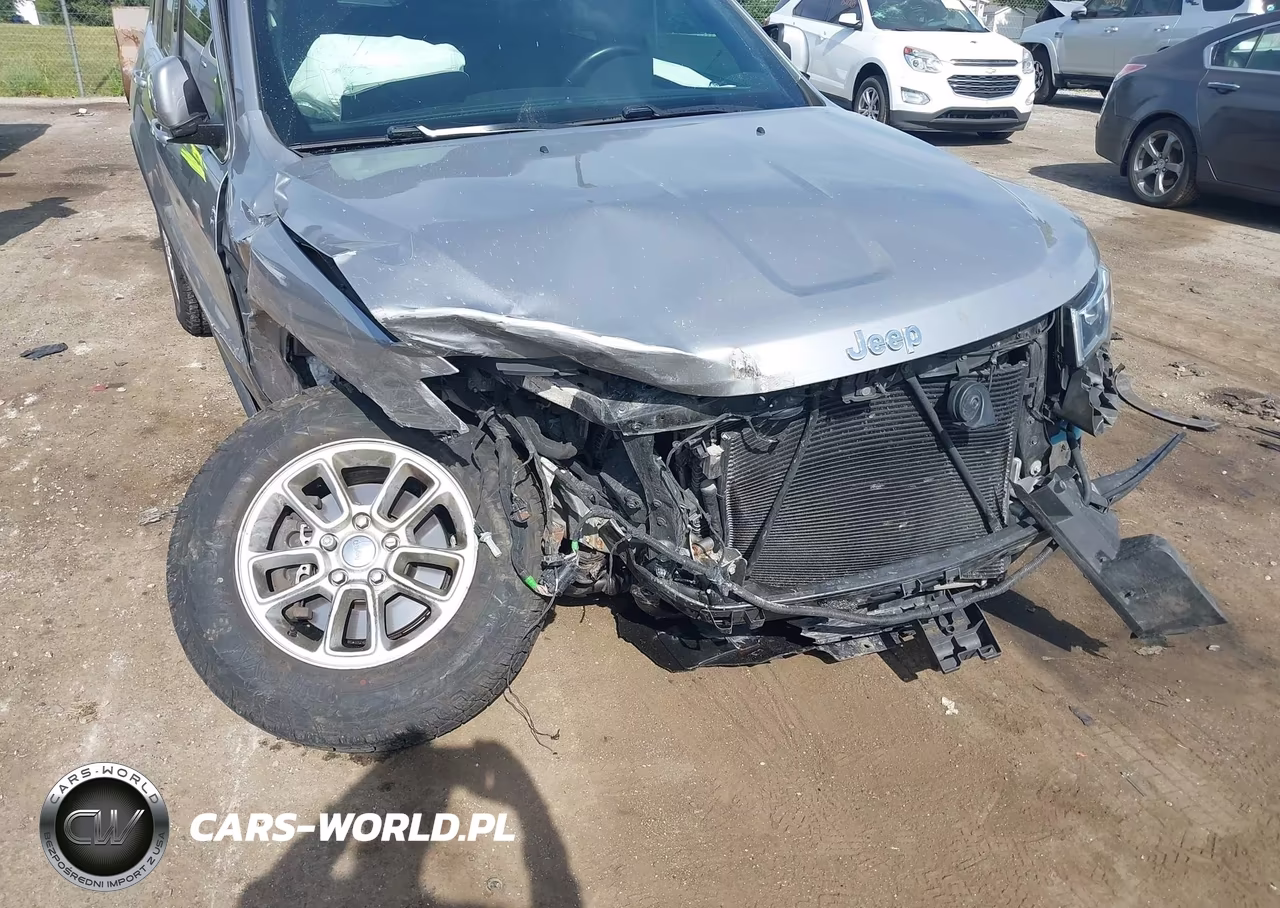 2018 Jeep Grand Cherokee Laredo E 4X4 VIN:1C4RJFAGXJC342932 - 6