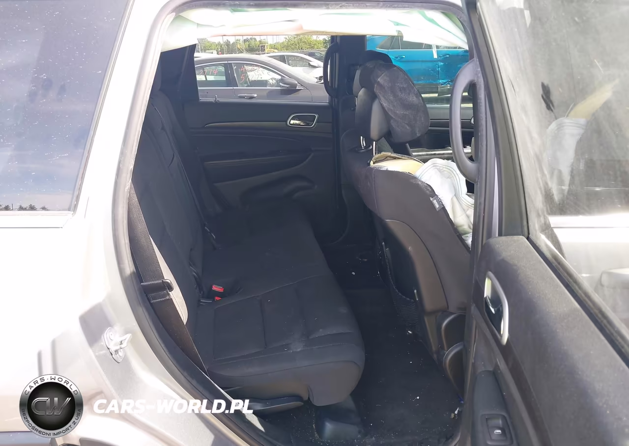 2018 Jeep Grand Cherokee Laredo E 4X4 VIN:1C4RJFAGXJC342932 - 8