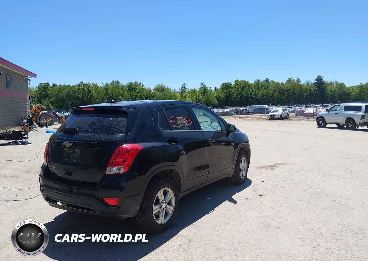 2020 Chevrolet Trax Awd Ls VIN:3GNCJNSB7LL319075 - 4