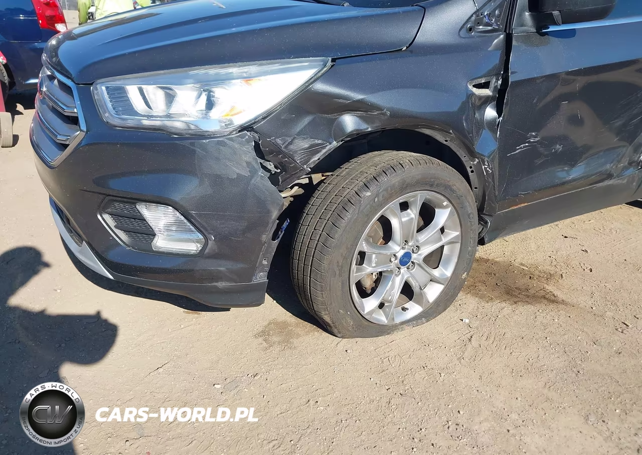 2017 Ford Escape Se VIN:1FMCU9GD8HUE31667 - 6