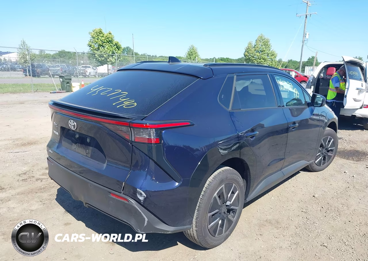 2026 Toyota Bz Xle Plus VIN:JTMBCAEB9TJ012937 - 4