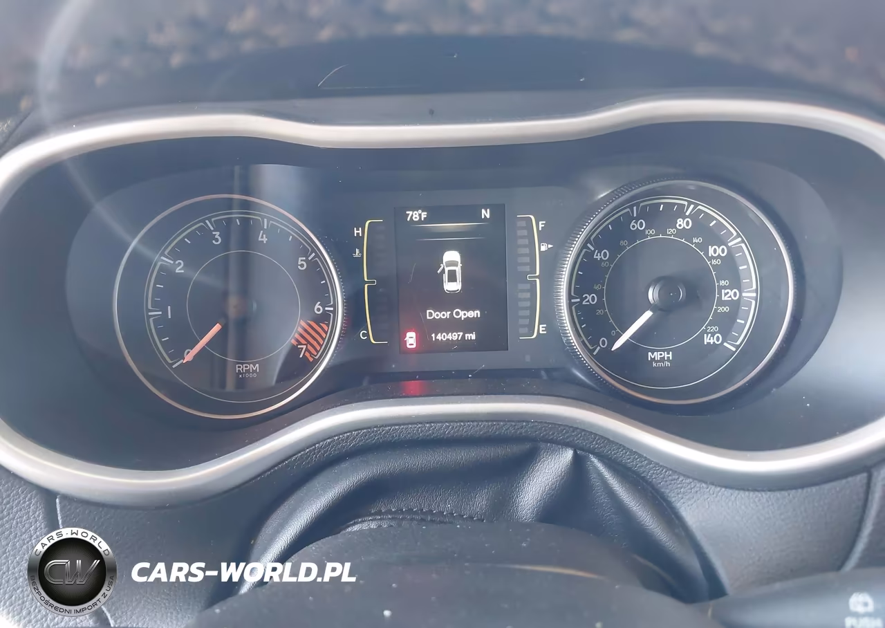 2014 Jeep Cherokee Latitude VIN:1C4PJLCB4EW155004 - 7