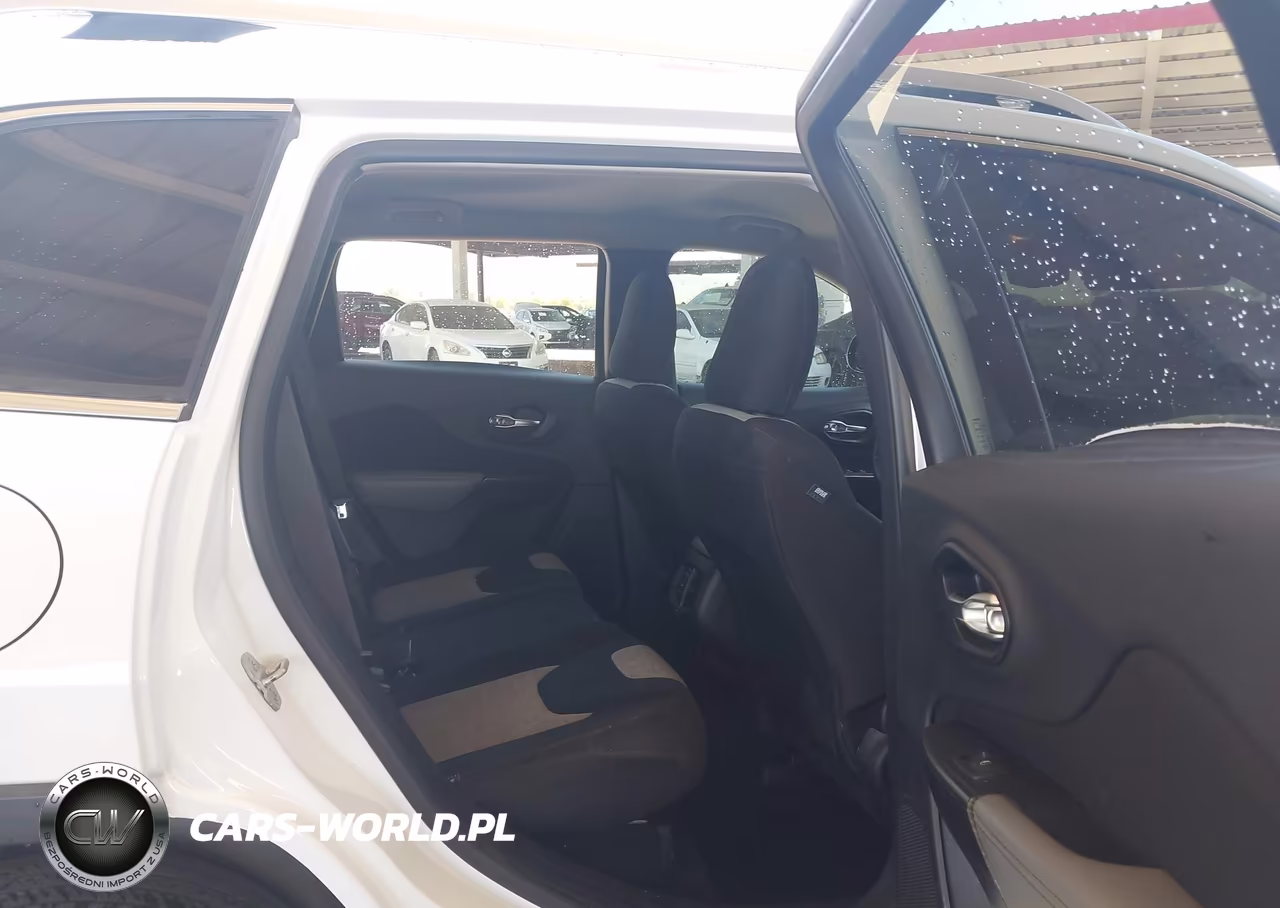 2014 Jeep Cherokee Latitude VIN:1C4PJLCB4EW155004 - 8