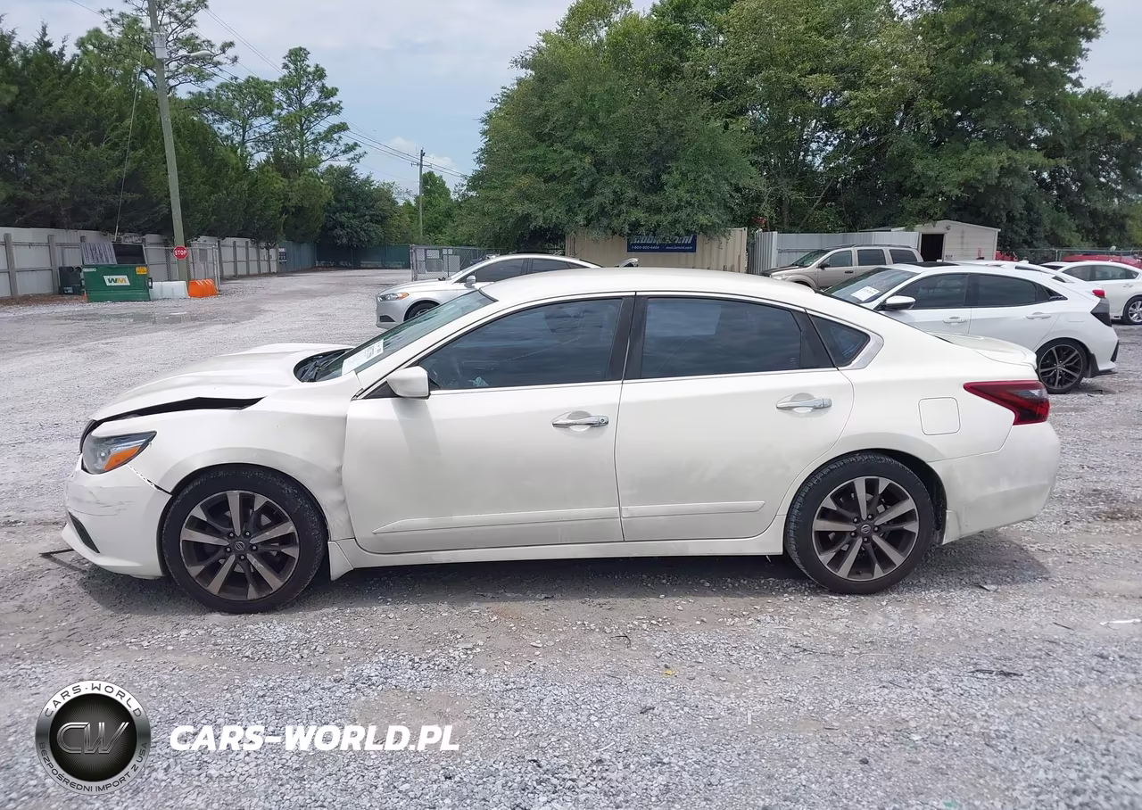 2017 Nissan Altima 2.5 Sr VIN:1N4AL3AP6HC165656 - 14