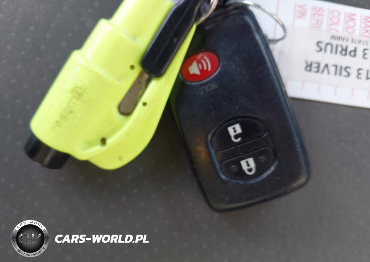 2013 Toyota Prius Two VIN:JTDKN3DU0D5546234 - 11
