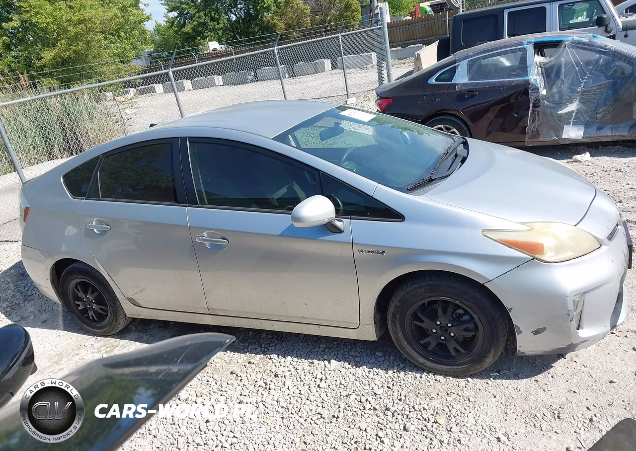 2013 Toyota Prius Two VIN:JTDKN3DU0D5546234 - 13