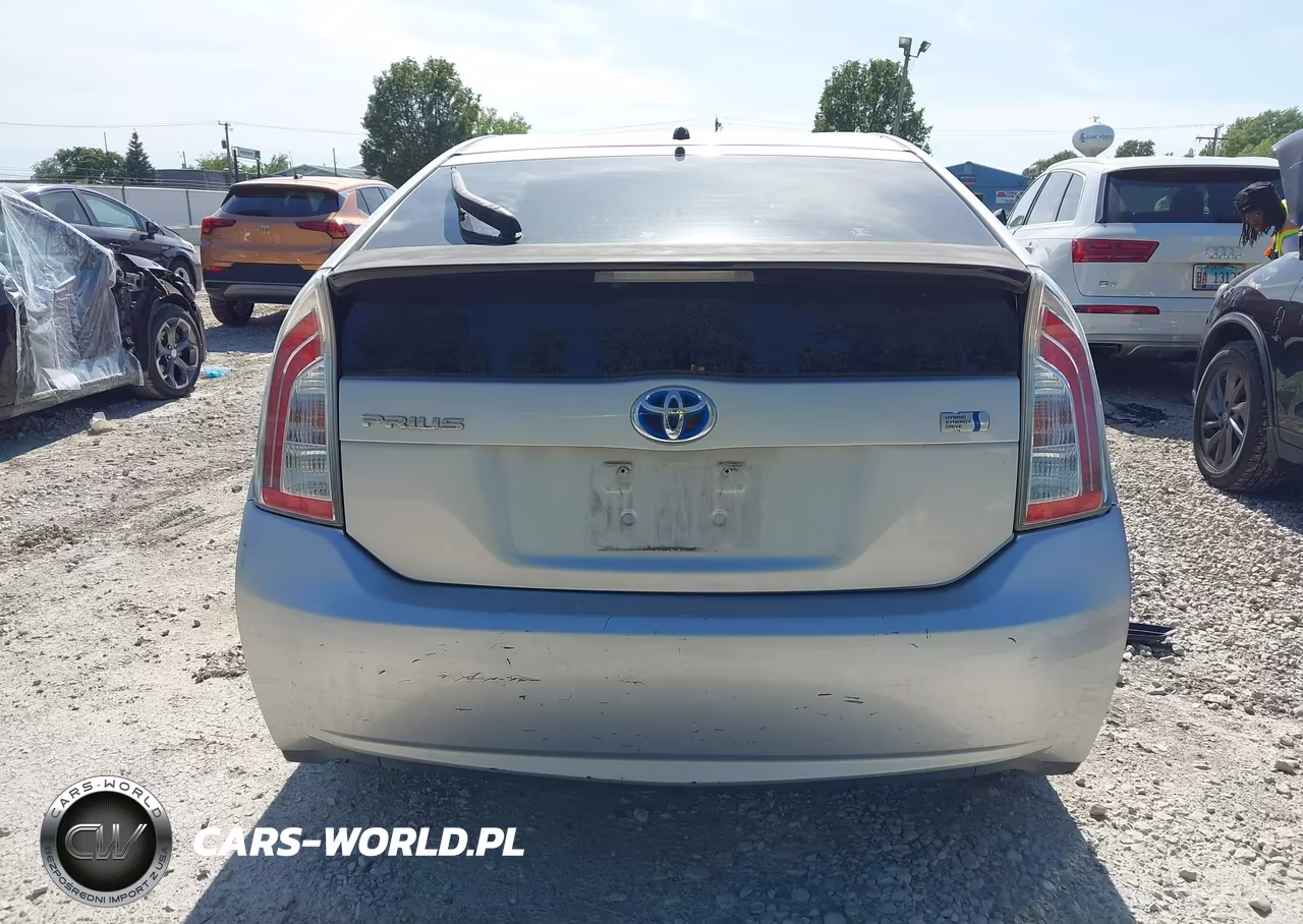 2013 Toyota Prius Two VIN:JTDKN3DU0D5546234 - 16
