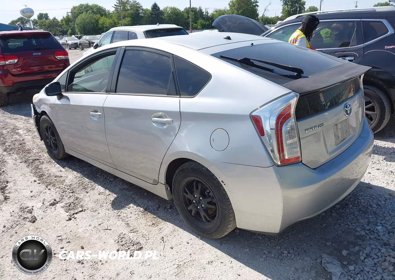 2013 Toyota Prius Two VIN:JTDKN3DU0D5546234 - 3
