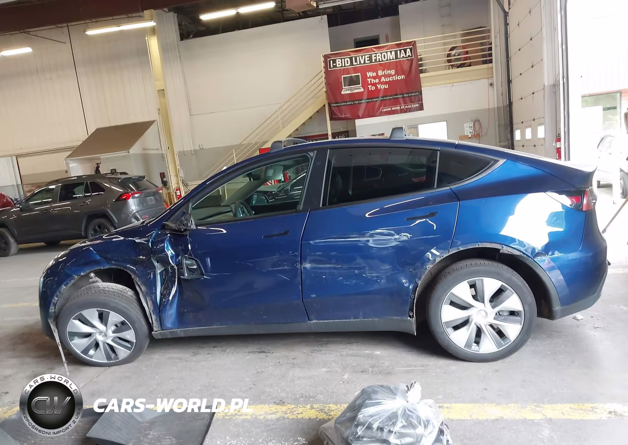 2022 Tesla Model Y Long Range Dual Motor All-Wheel Drive VIN:7SAYGDEE8NF428579 - 13