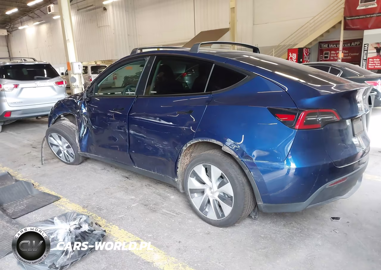 2022 Tesla Model Y Long Range Dual Motor All-Wheel Drive VIN:7SAYGDEE8NF428579 - 3
