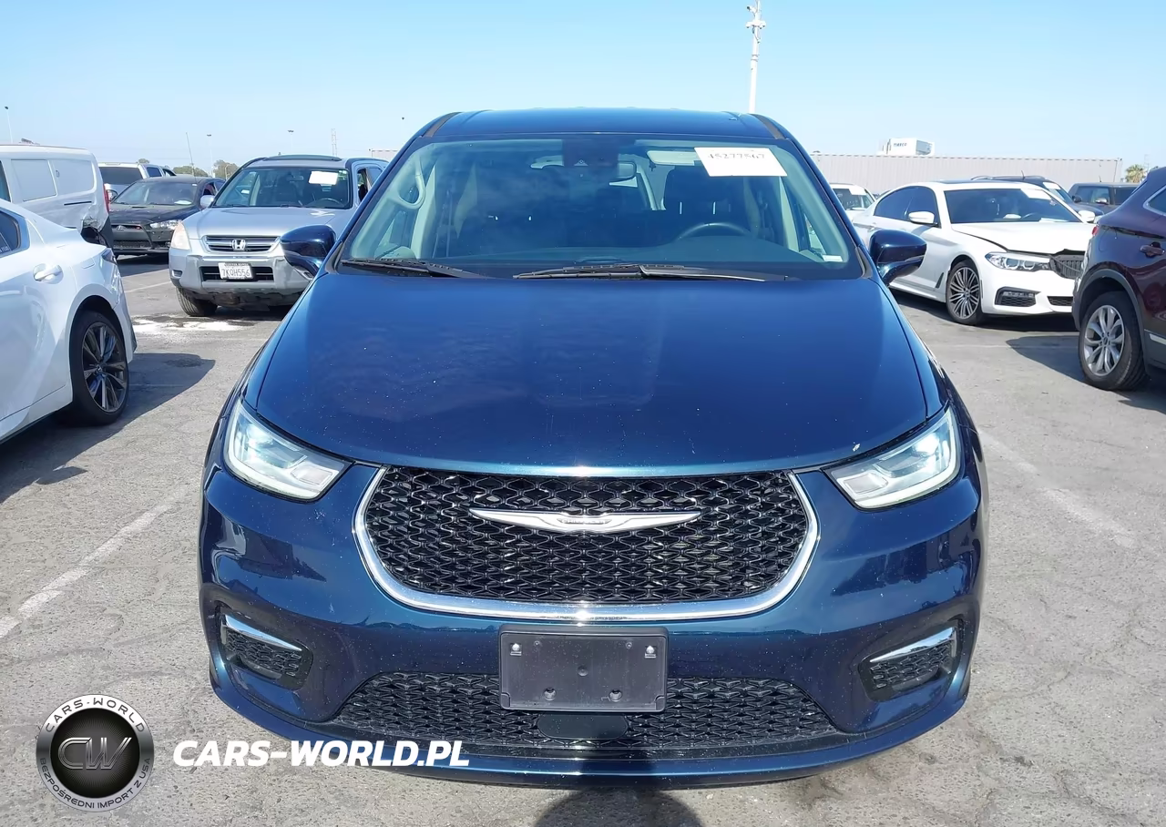 2022 Chrysler Pacifica Hybrid Touring L VIN:2C4RC1L76NR184225 - 12