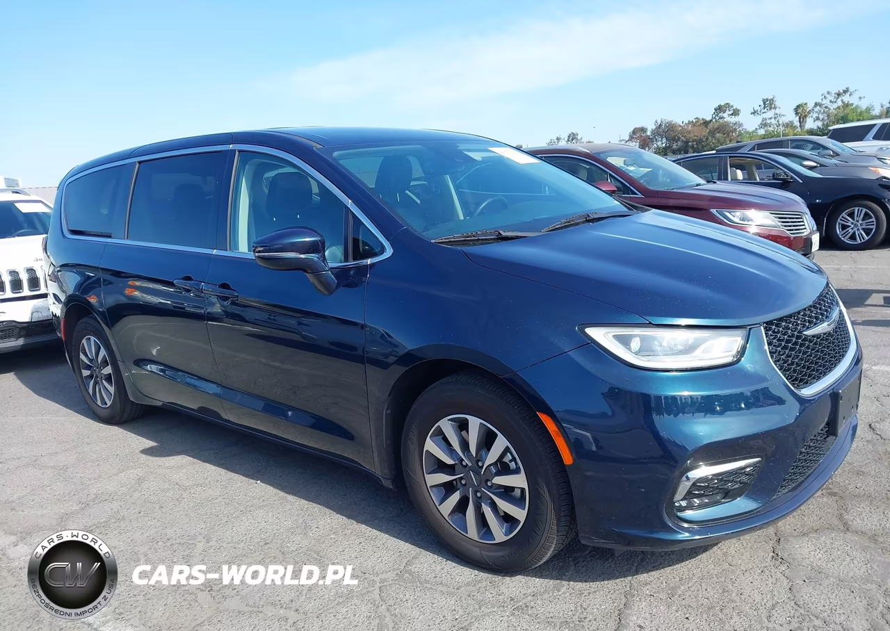 2022 Chrysler Pacifica Hybrid Touring L VIN:2C4RC1L76NR184225 - 13