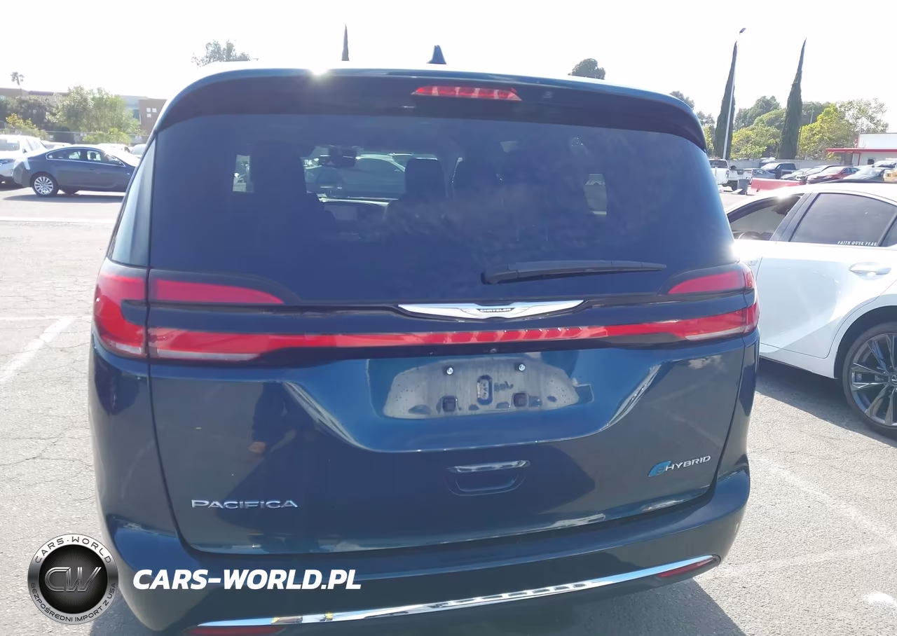 2022 Chrysler Pacifica Hybrid Touring L VIN:2C4RC1L76NR184225 - 16