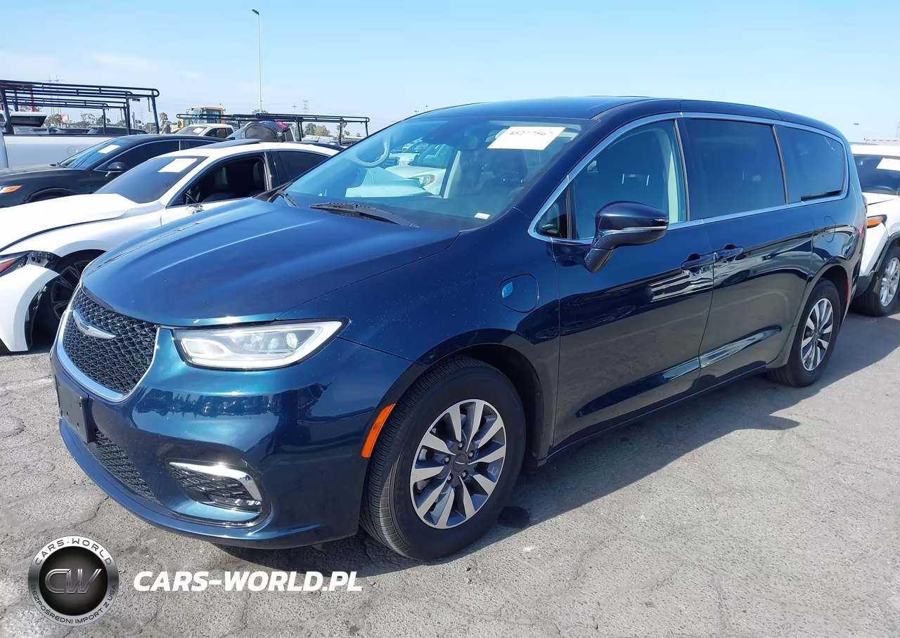 2022 Chrysler Pacifica Hybrid Touring L VIN:2C4RC1L76NR184225 - 2