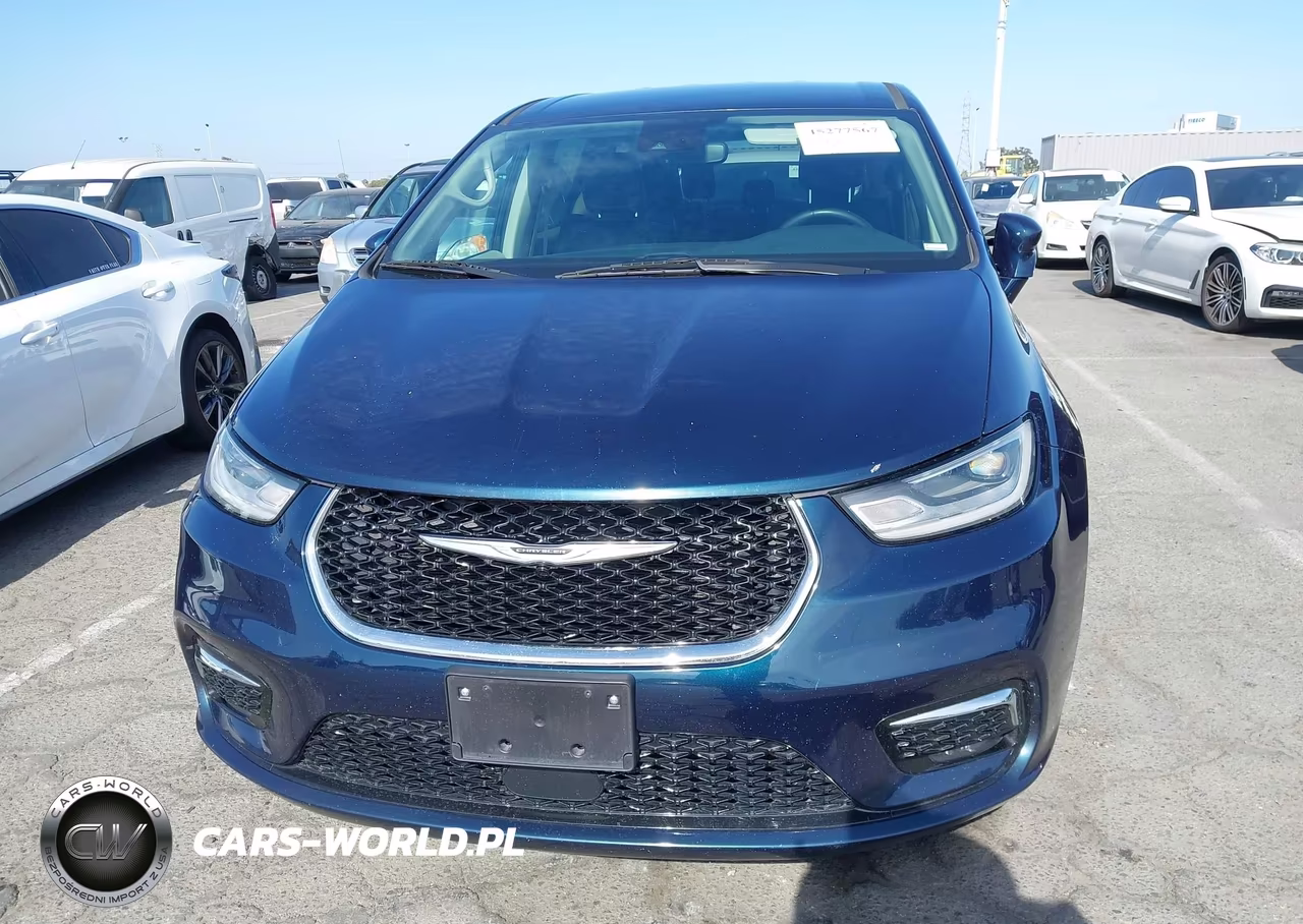 2022 Chrysler Pacifica Hybrid Touring L VIN:2C4RC1L76NR184225 - 6