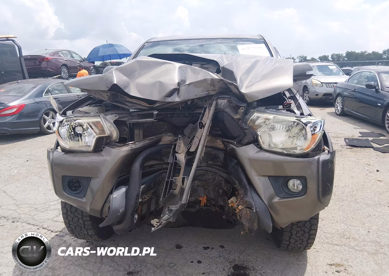 2015 Toyota Tacoma Base V6 VIN:5TFLU4EN0FX112388 - 12
