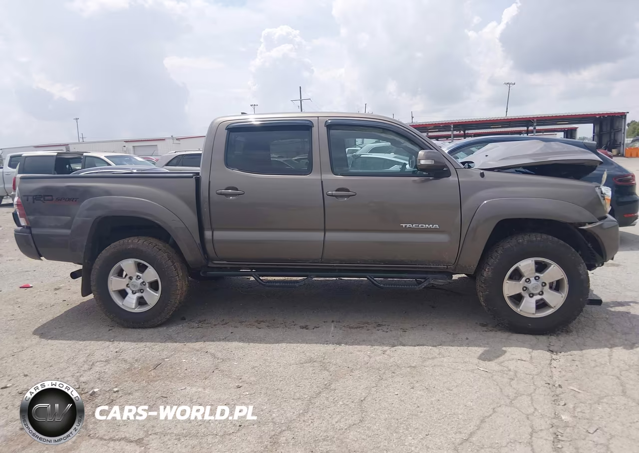 2015 Toyota Tacoma Base V6 VIN:5TFLU4EN0FX112388 - 13