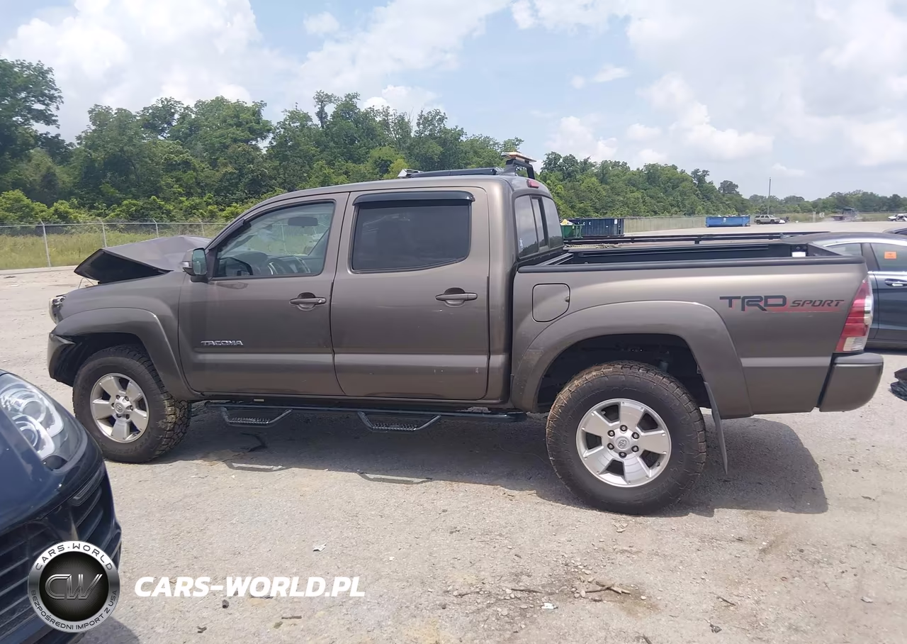 2015 Toyota Tacoma Base V6 VIN:5TFLU4EN0FX112388 - 14