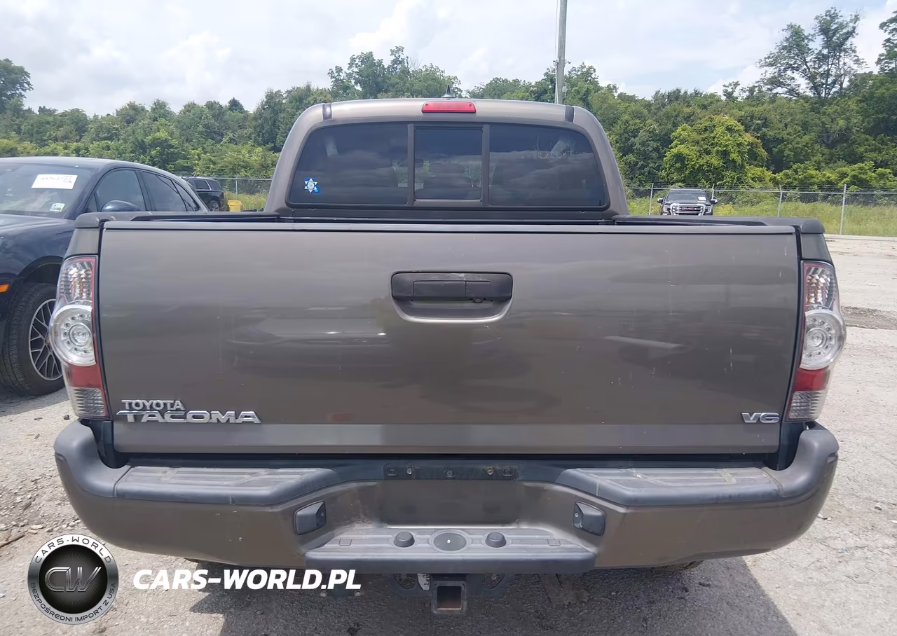 2015 Toyota Tacoma Base V6 VIN:5TFLU4EN0FX112388 - 16