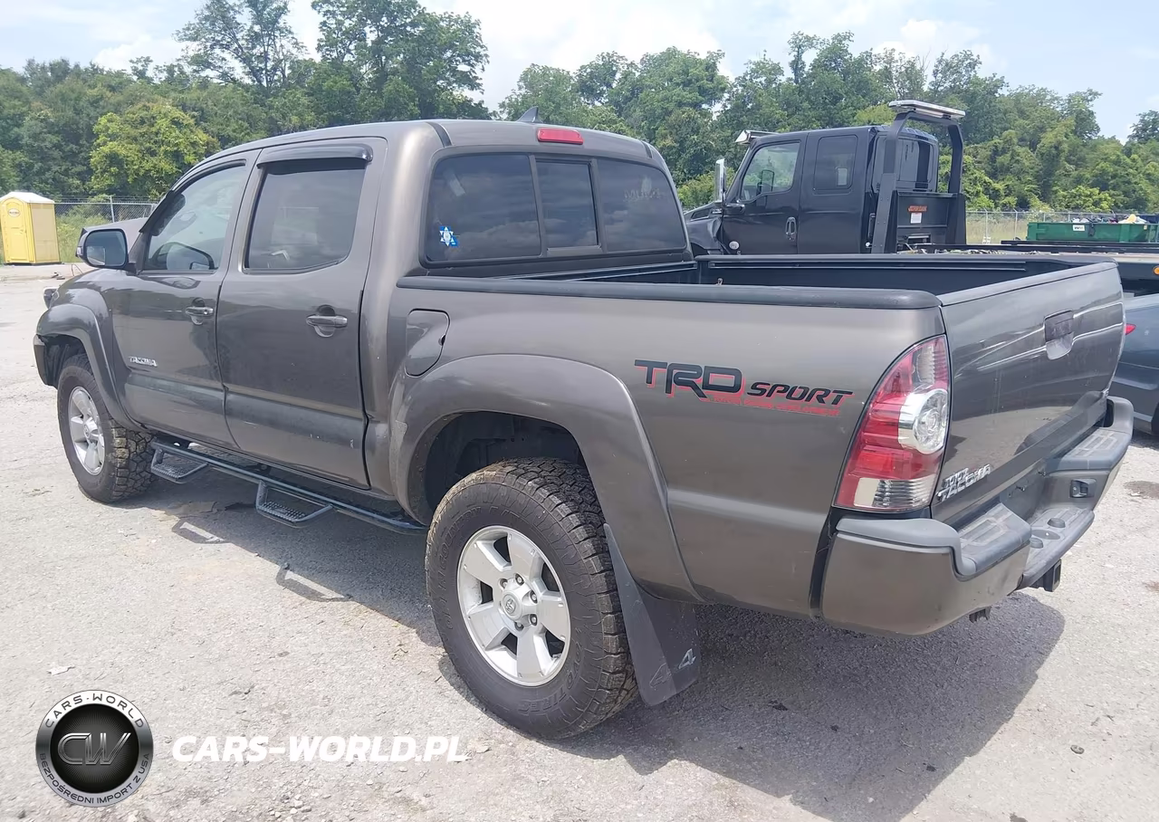 2015 Toyota Tacoma Base V6 VIN:5TFLU4EN0FX112388 - 3