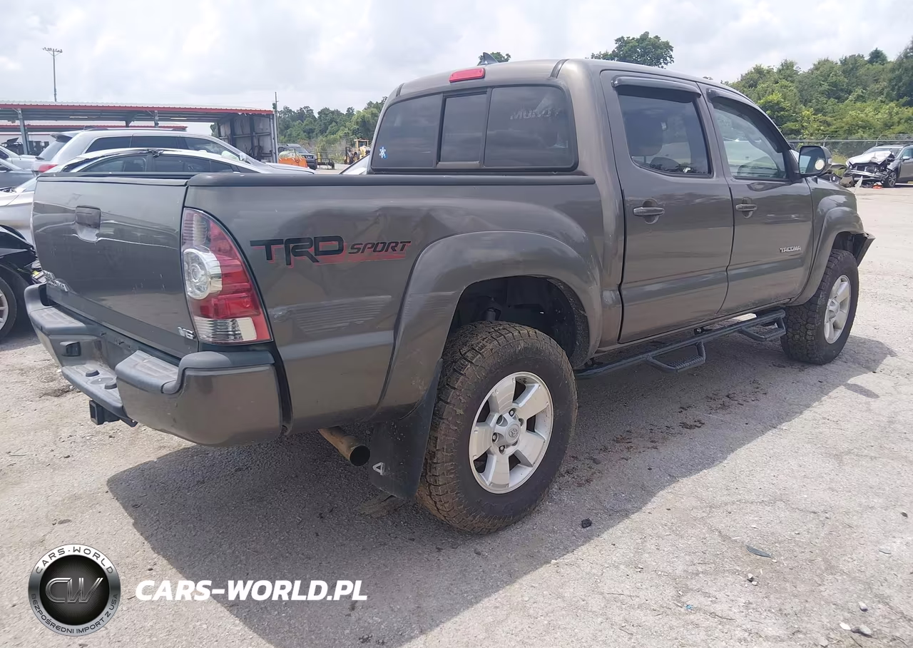 2015 Toyota Tacoma Base V6 VIN:5TFLU4EN0FX112388 - 4