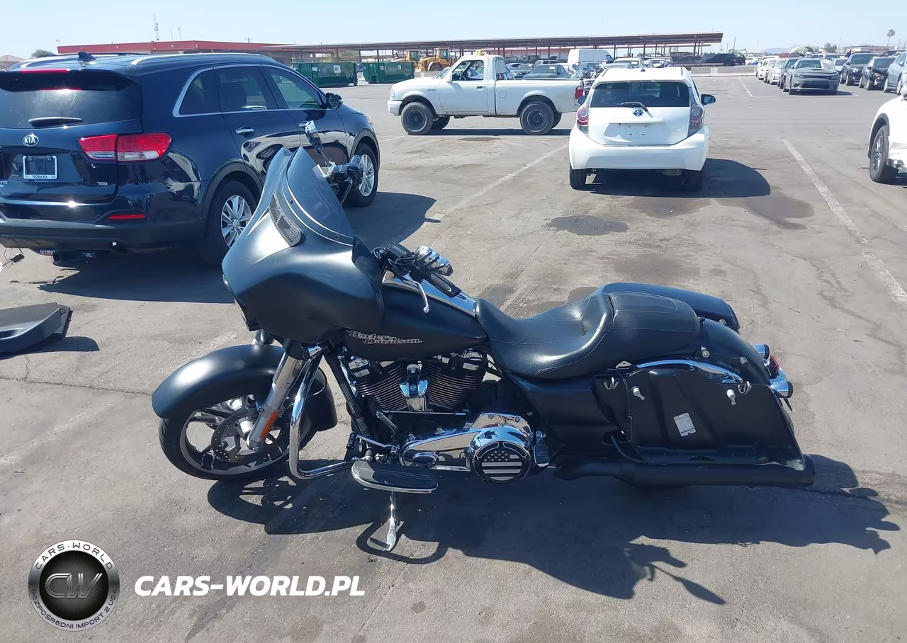2017 Harley-Davidson Flhx Street Glide VIN:1HD1KBC14HB625479 - 13