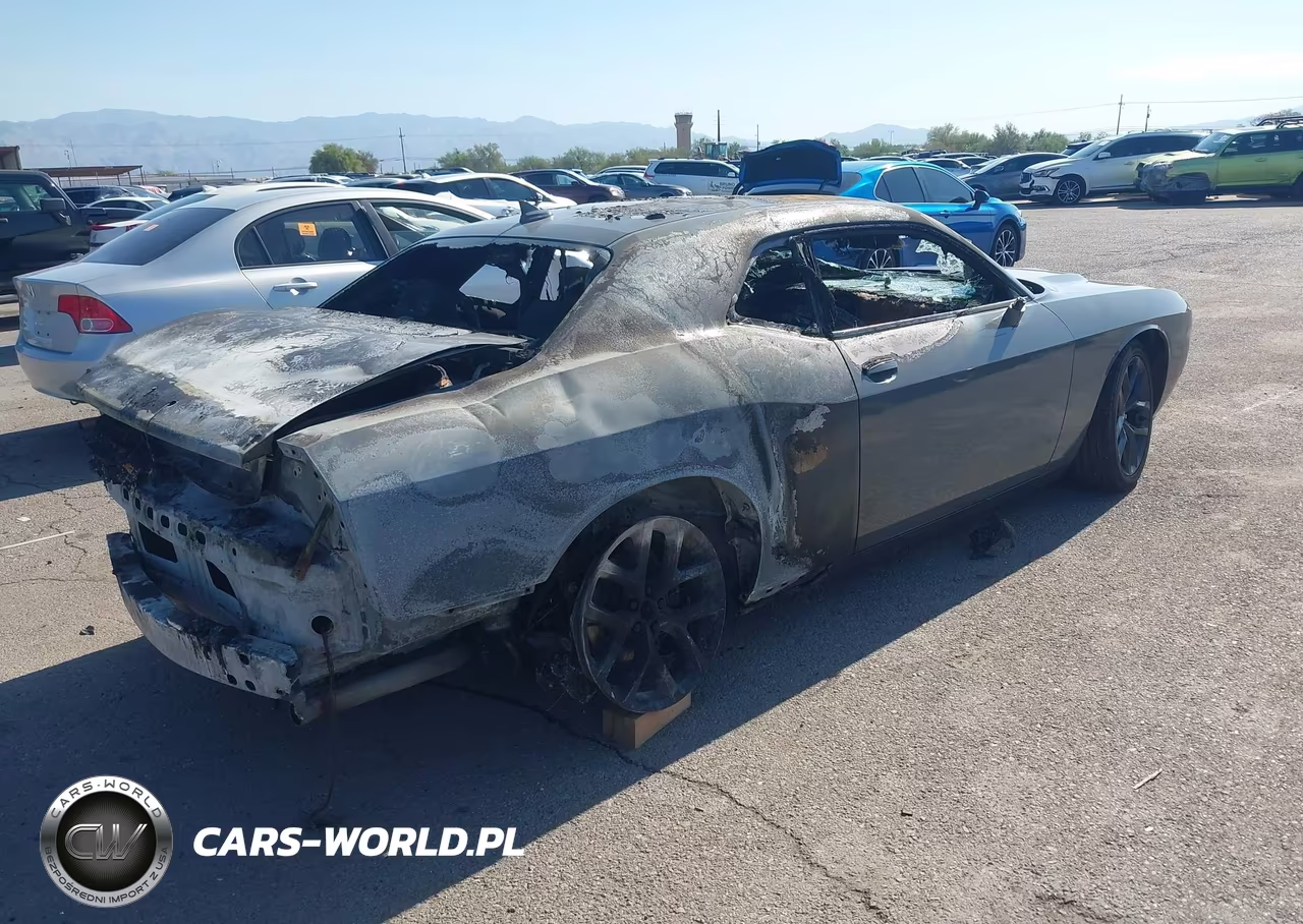 2019 Dodge Challenger Sxt VIN:2C3CDZAG6KH574915 - 4