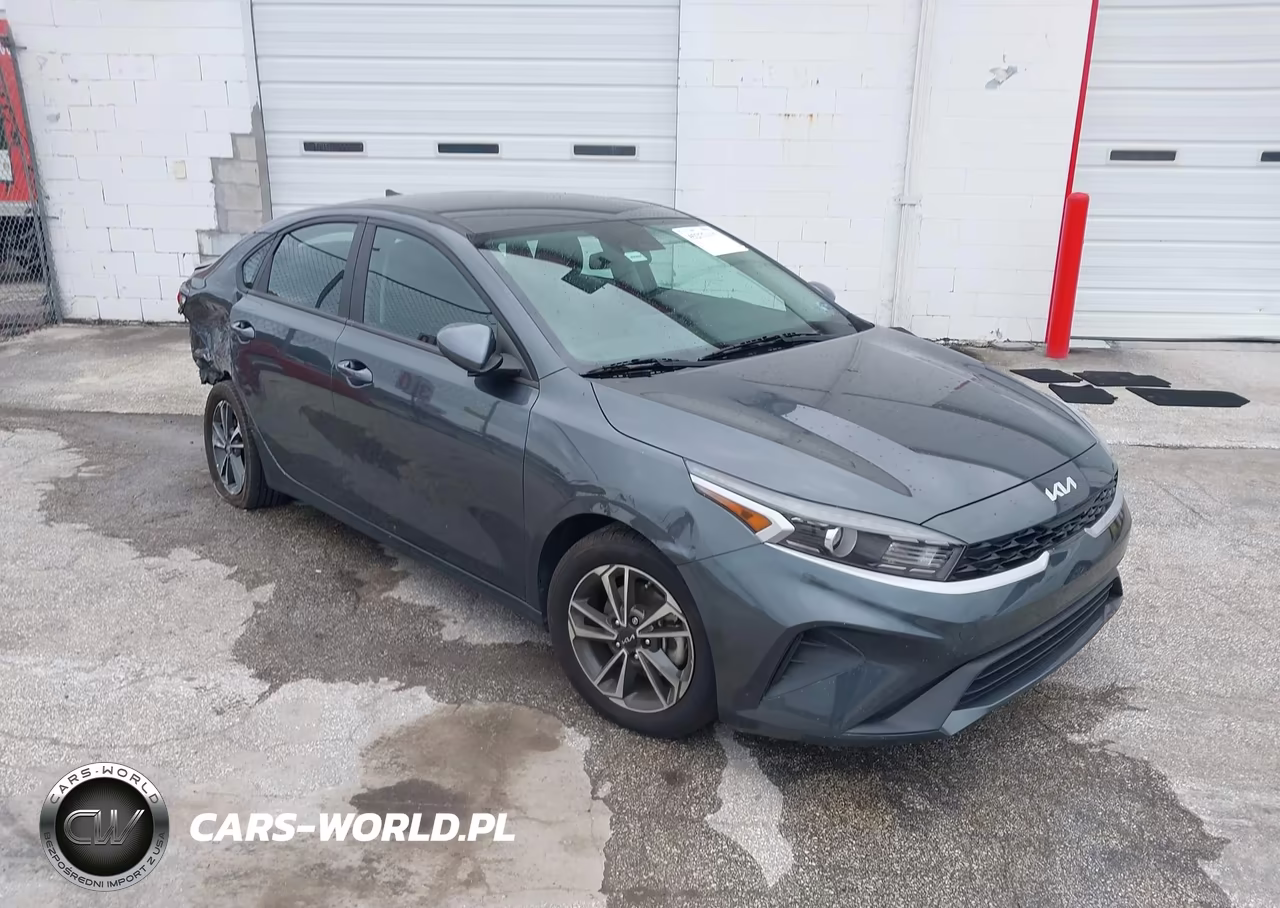 2024 Kia Forte Lxs – zdjęcie 1 z 17