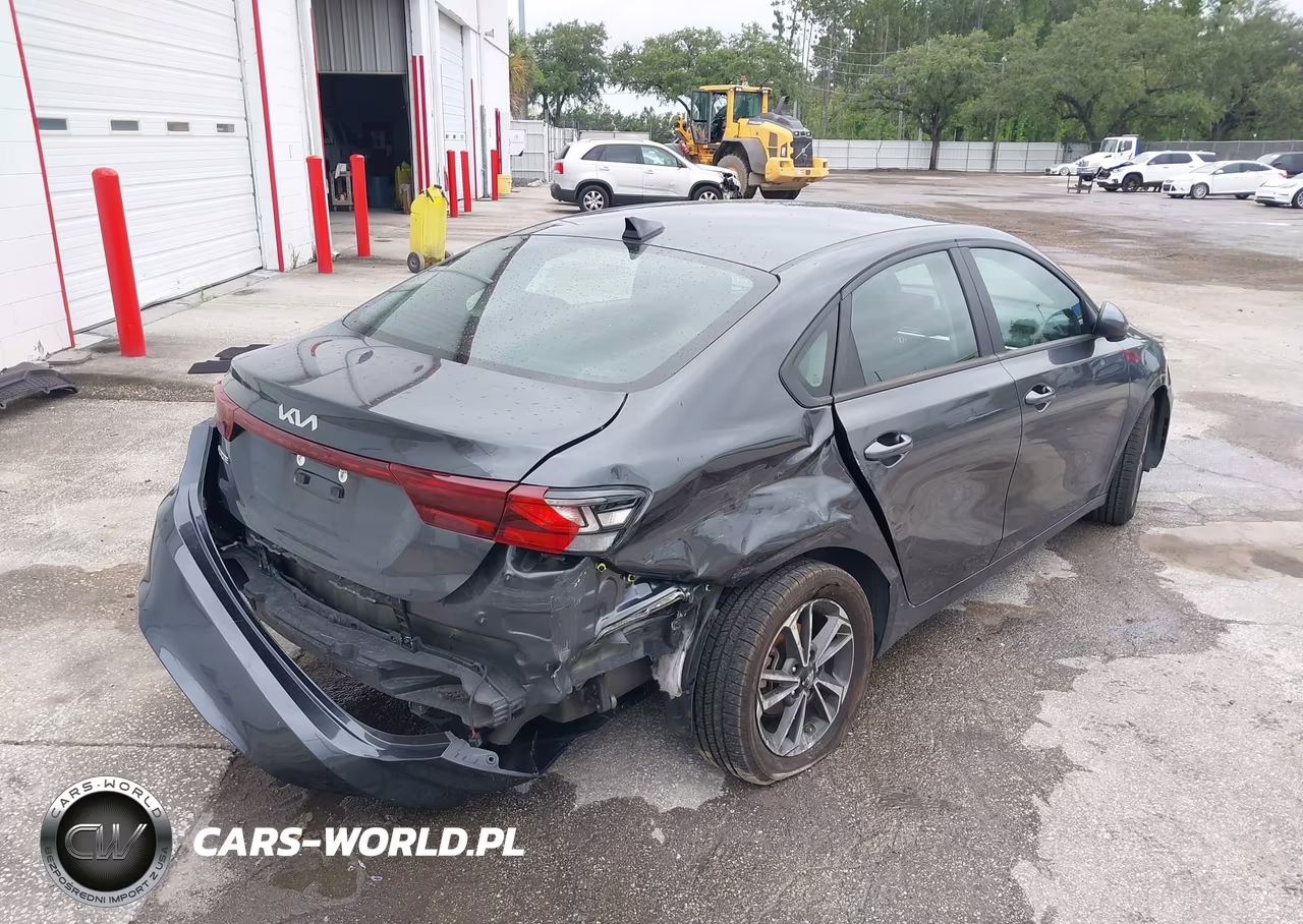 2024 Kia Forte Lxs VIN:3KPF24AD4RE794518 - 4