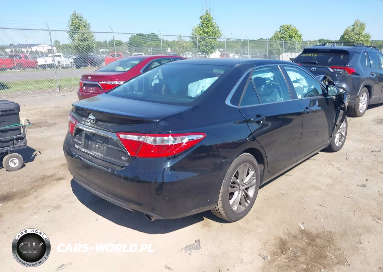 2017 Toyota Camry Se VIN:4T1BF1FK5HU781149 - 4