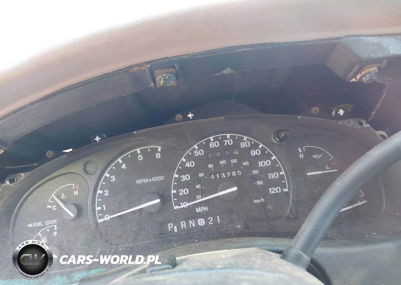 2000 Ford Explorer Xlt VIN:1FMZU63P0YUB59172 - 7