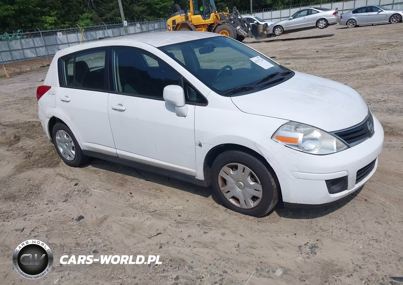 2012 Nissan Versa 1.8 S – zdjęcie 1 z 12