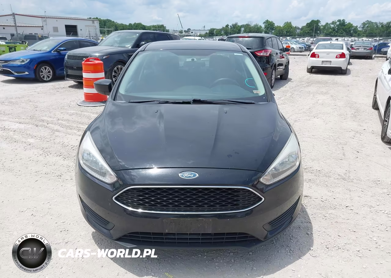 2018 Ford Focus Se VIN:1FADP3F26JL327502 - 12