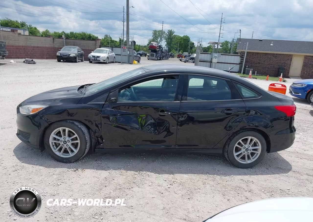2018 Ford Focus Se VIN:1FADP3F26JL327502 - 14