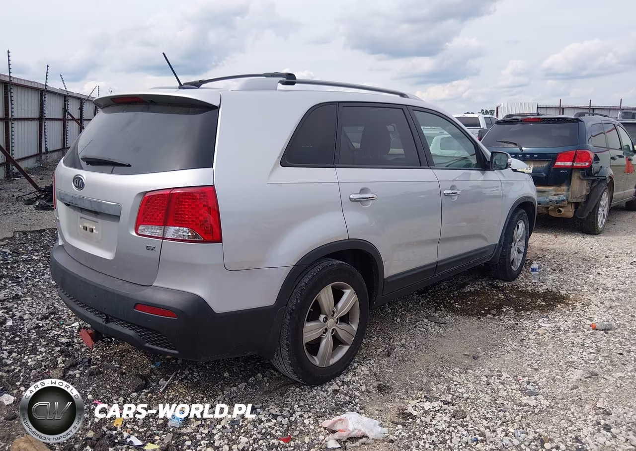 2013 Kia Sorento Ex VIN:5XYKU3A64DG370997 - 4