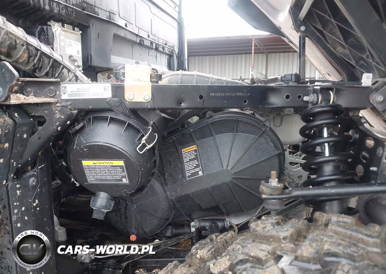 2025 Polaris Ranger Crew 1000 Premium VIN:4XAT6E995S8709531 - 9