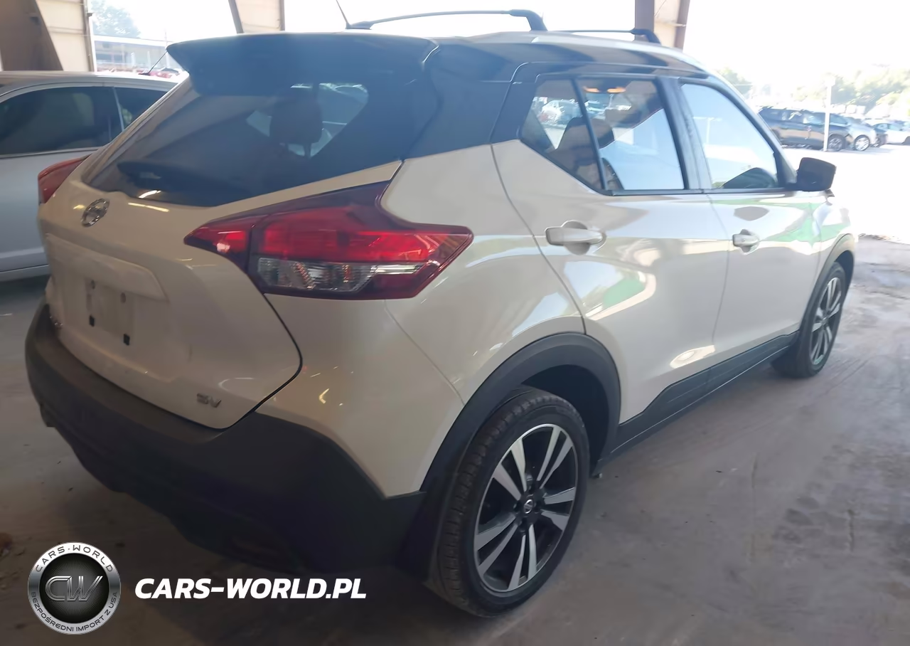 2018 Nissan Kicks Sv VIN:3N1CP5CU7JL532681 - 4