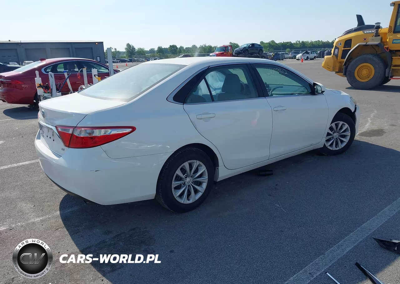 2016 Toyota Camry Le VIN:4T1BF1FK9GU568042 - 4