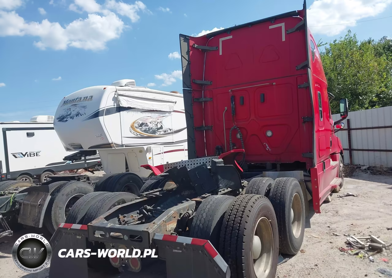 2018 Freightliner New Cascadia 126 VIN:3AKJHHDRXJSJX2473 - 4