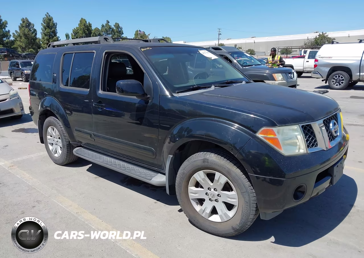 2005 Nissan Pathfinder Le