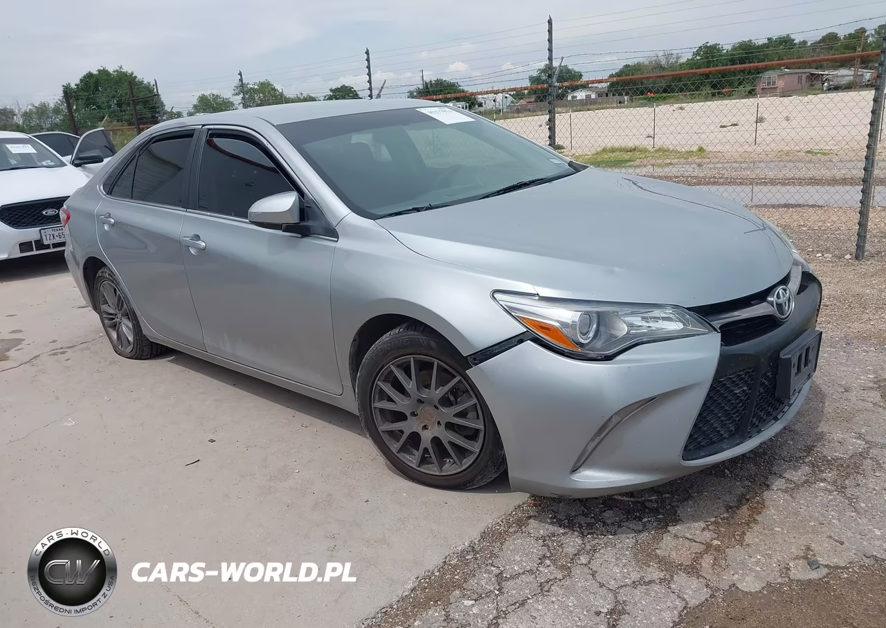 2015 Toyota Camry Se – zdjęcie 1 z 15