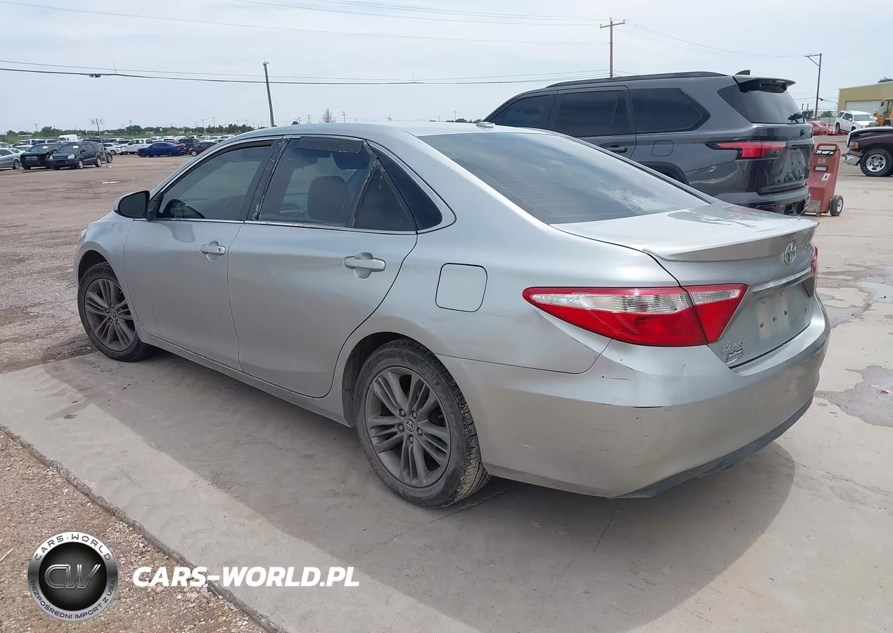 2015 Toyota Camry Se VIN:4T1BF1FK3FU496916 - 3