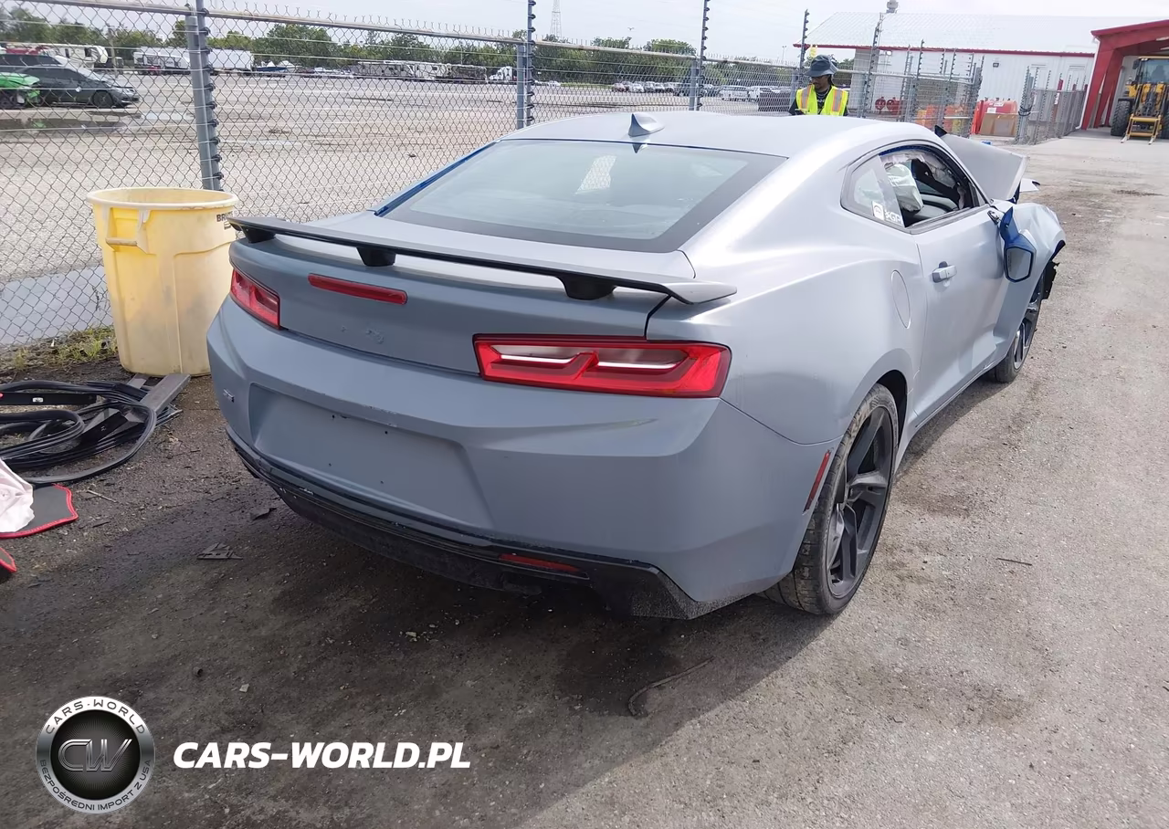 2017 Chevrolet Camaro 1Ss VIN:1G1FE1R73H0165532 - 4