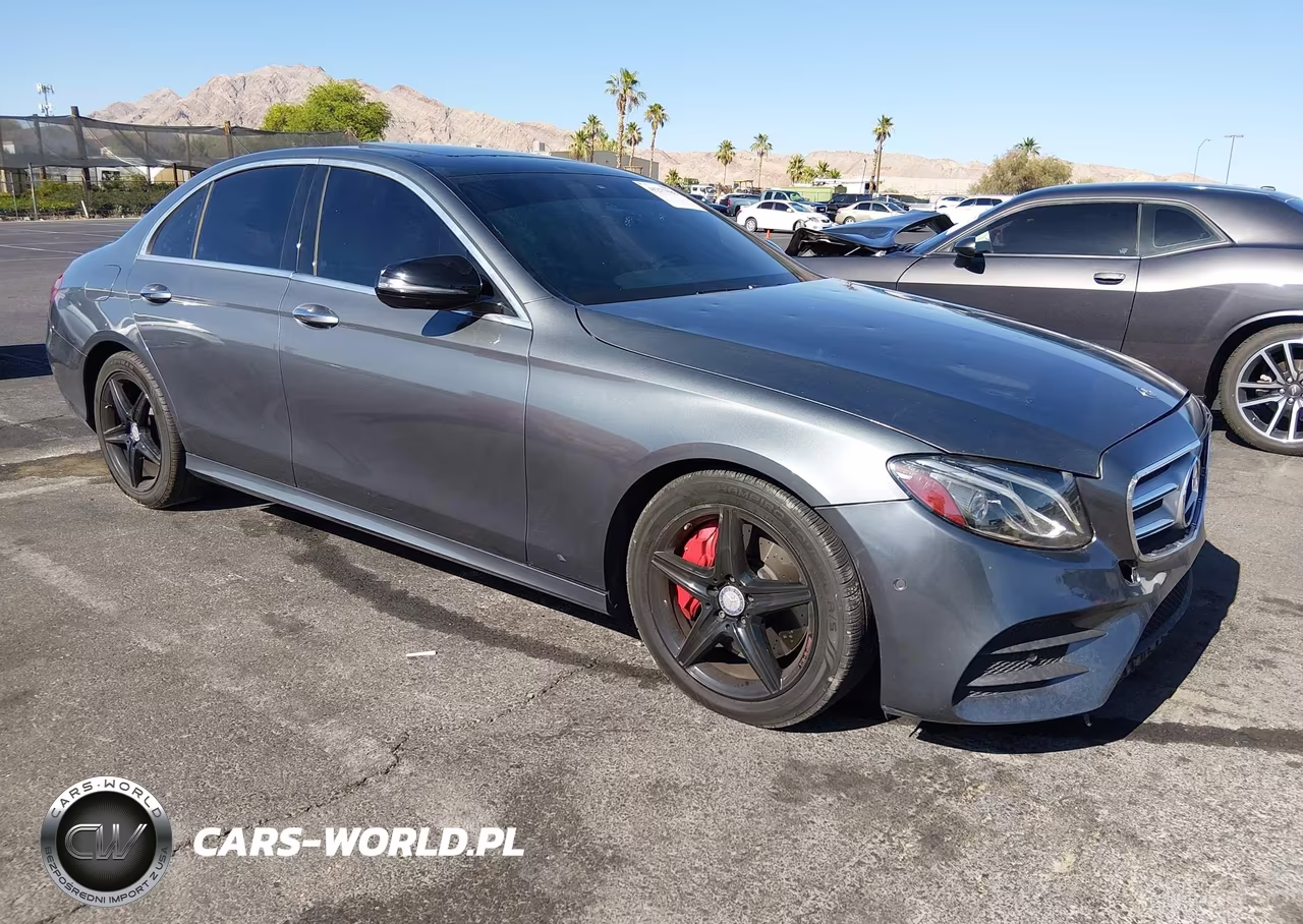 2017 Mercedes-Benz E 300 – zdjęcie 1 z 15
