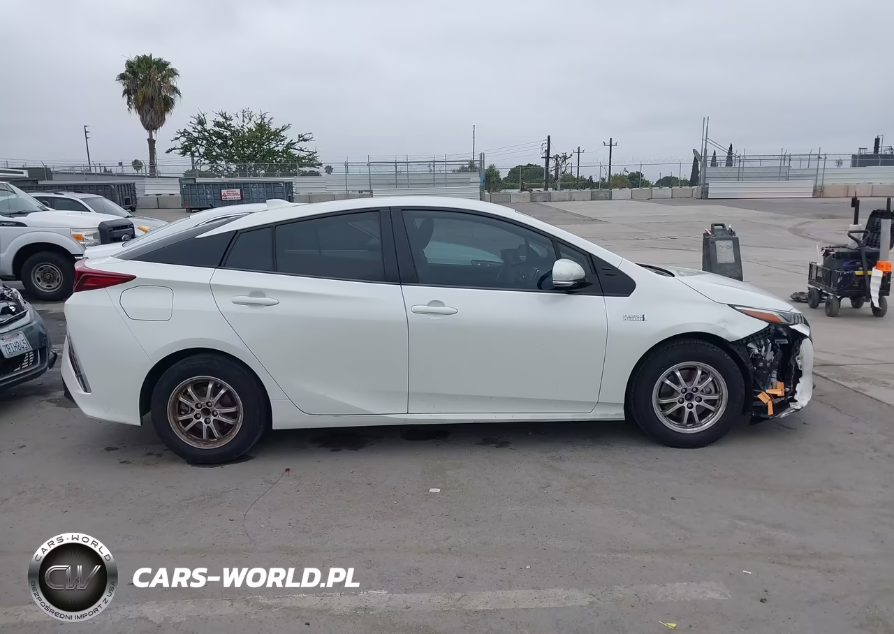 2020 Toyota Prius Prime Xle VIN:JTDKARFP9L3143126 - 13
