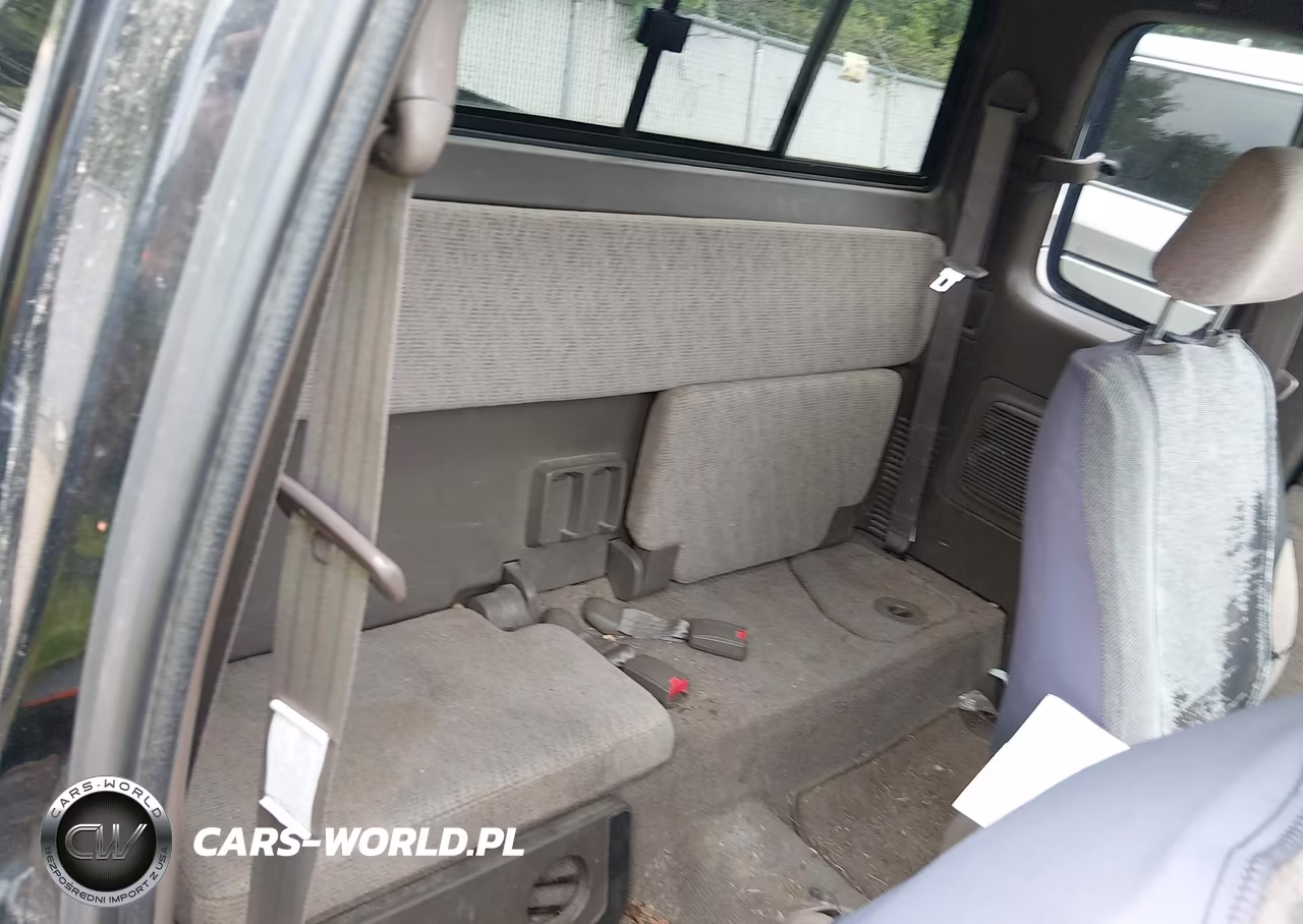 1999 Toyota Tacoma VIN:4TAWN72N6XZ532643 - 8