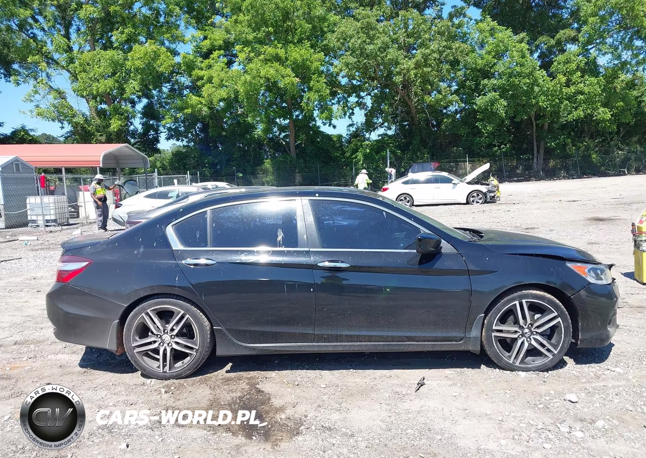 2017 Honda Accord Sport VIN:1HGCR2F5XHA283452 - 13