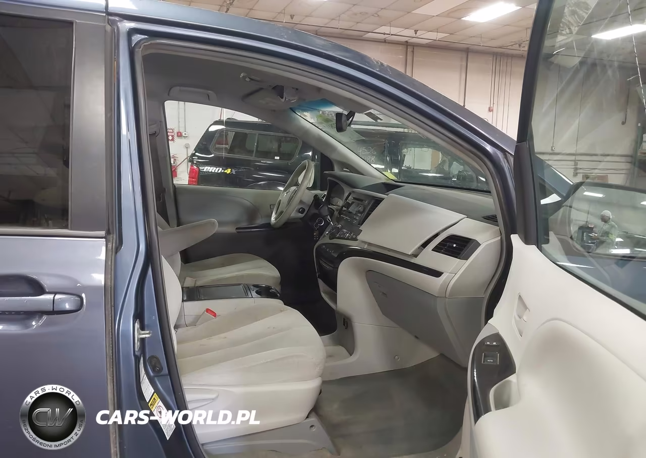 2014 Toyota Sienna Le 7 Passenger VIN:5TDJK3DC7ES079384 - 5