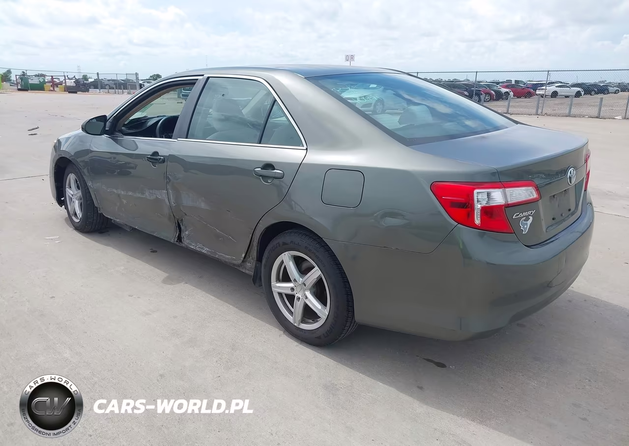 2012 Toyota Camry Le VIN:4T4BF1FK7CR201835 - 3