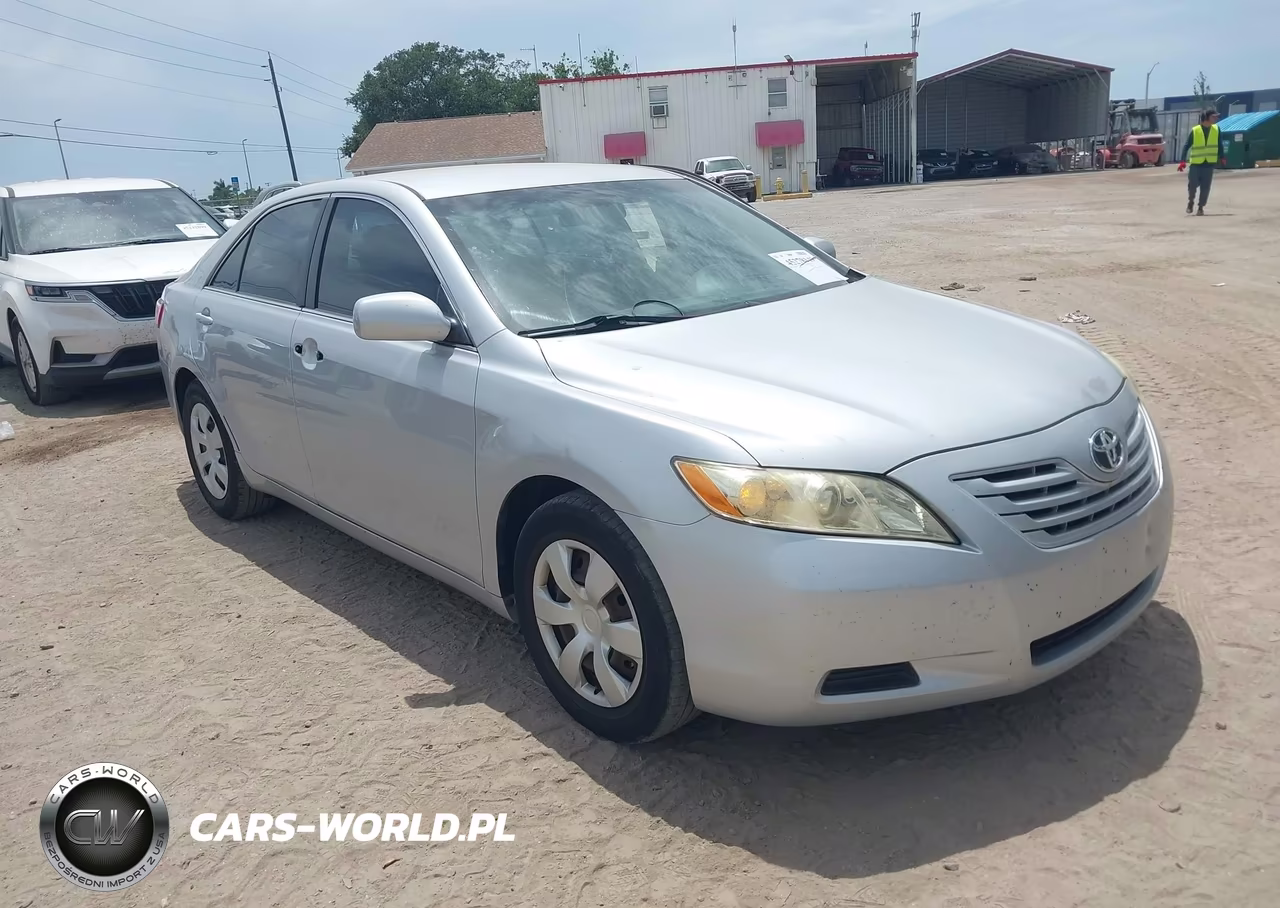 2007 Toyota Camry Le V6 – zdjęcie 1 z 16